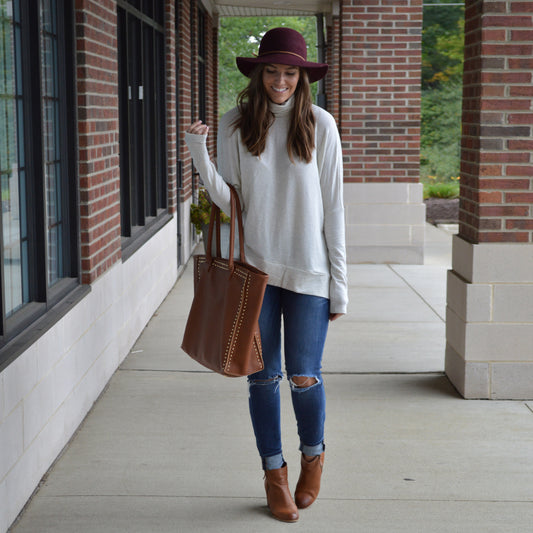 Cozy Oversized Turtleneck Sweater Look