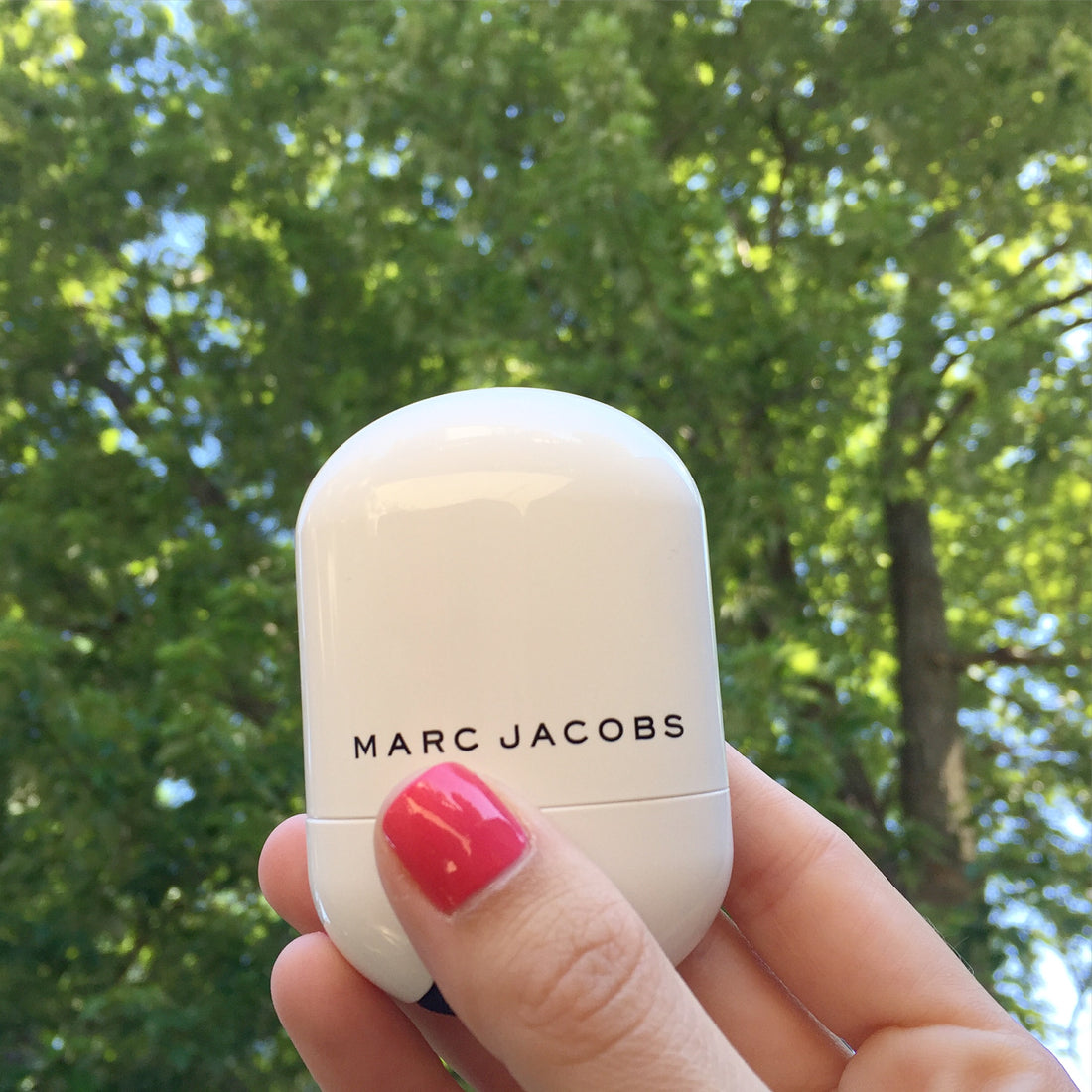 Marc Jacobs Glowstick: Review, Swatch, Demo